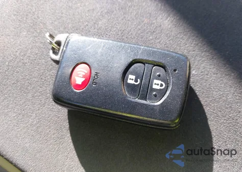 2013 Toyota Prius V Three z USA, uszkodzony, nr VIN JTDZN3EUXD3236956